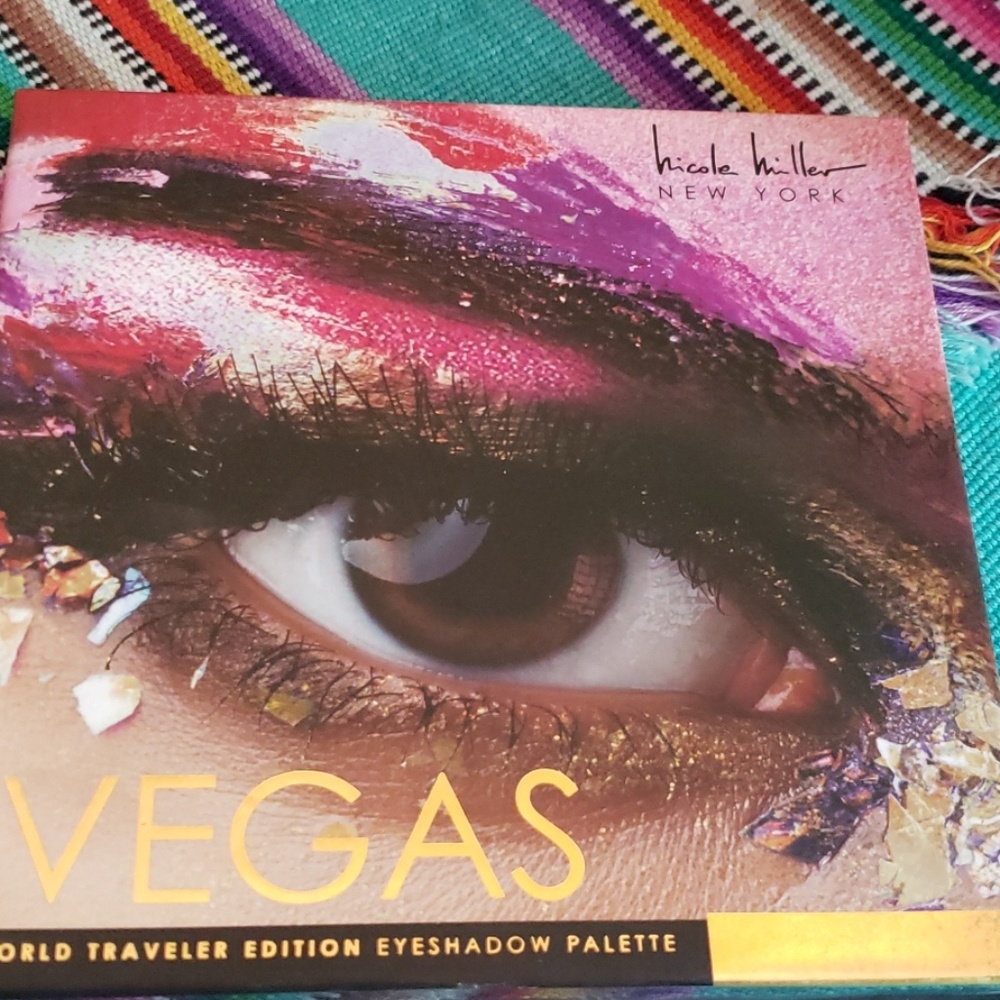 🐻Nicole Miller eyeshadow🐻